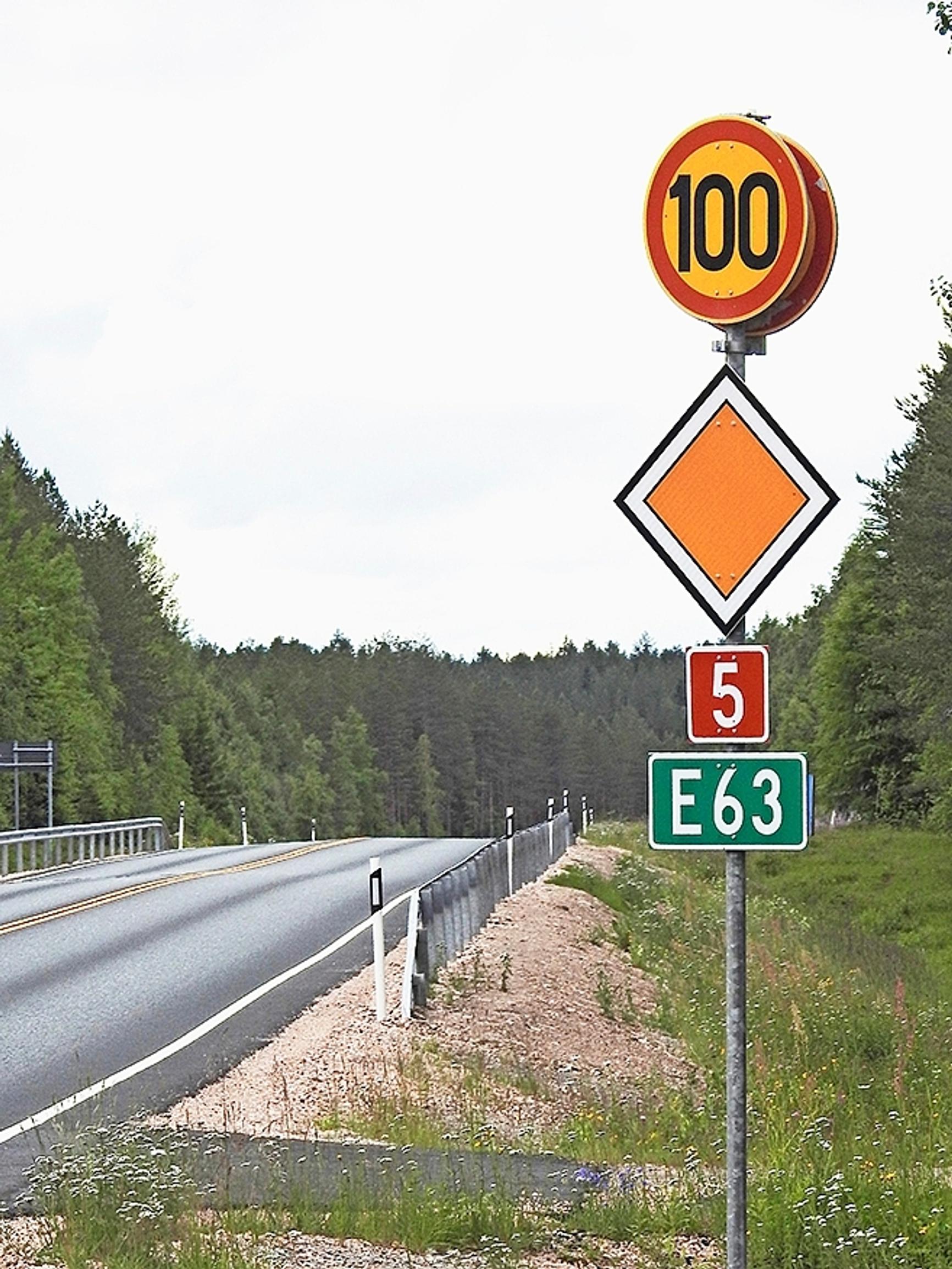 Nopeusrajoitukset halutaan alas. Viidenneksellä teistä 80 on uusi 100, jos Väylävirasto saa ehdotuksensa läpi.