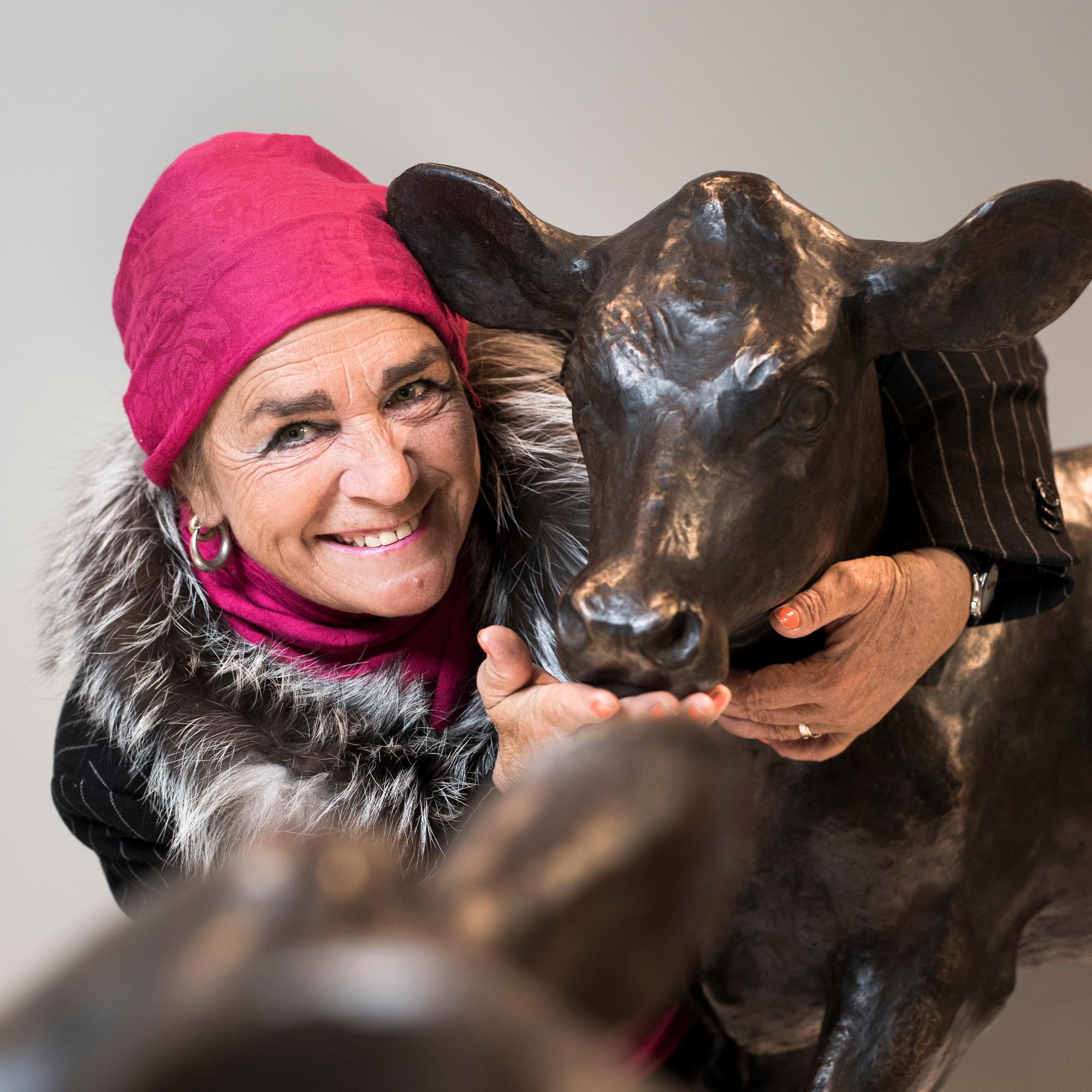 Kuvanveistäjä Miina Äkkijyrkkä: "Olen ollut isättömien lapsieni itsekäs äiti"