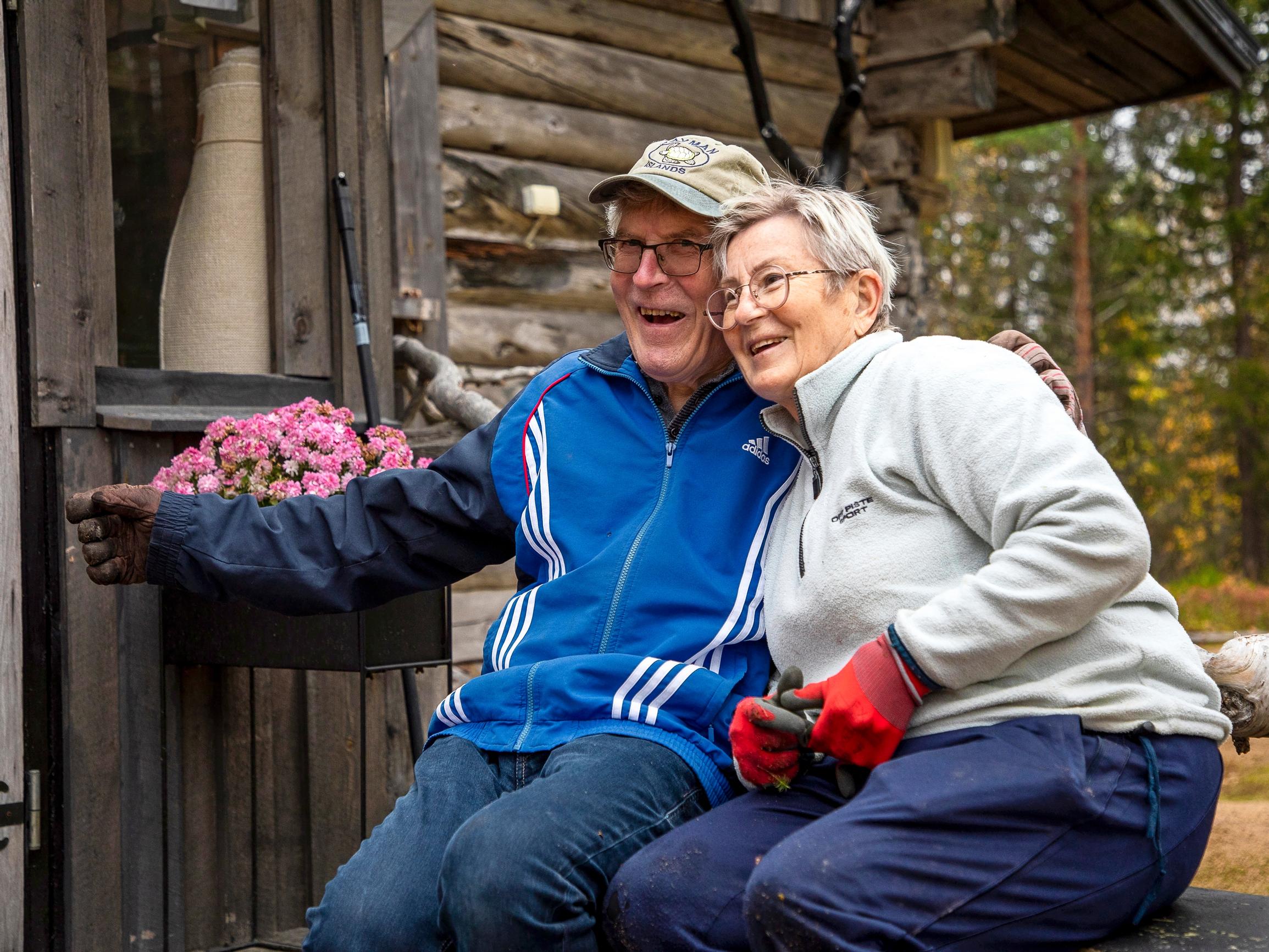 ”Jokin voima saattoi meidät yhteen” – Tuula ja Simo tapasivat vaikeavammaisten kuntoutuksessa – Kuukauden päästä he asuivat jo yhdessä