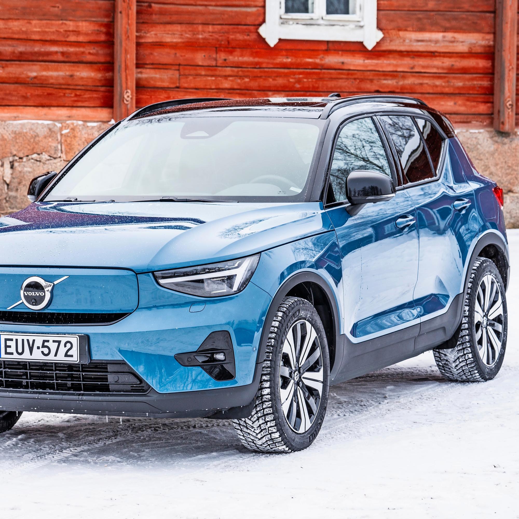 Volvo XC40 Recharge – Takavetoista nostalgiaa sähköautoilijalle, jota ei keveä perä pelota