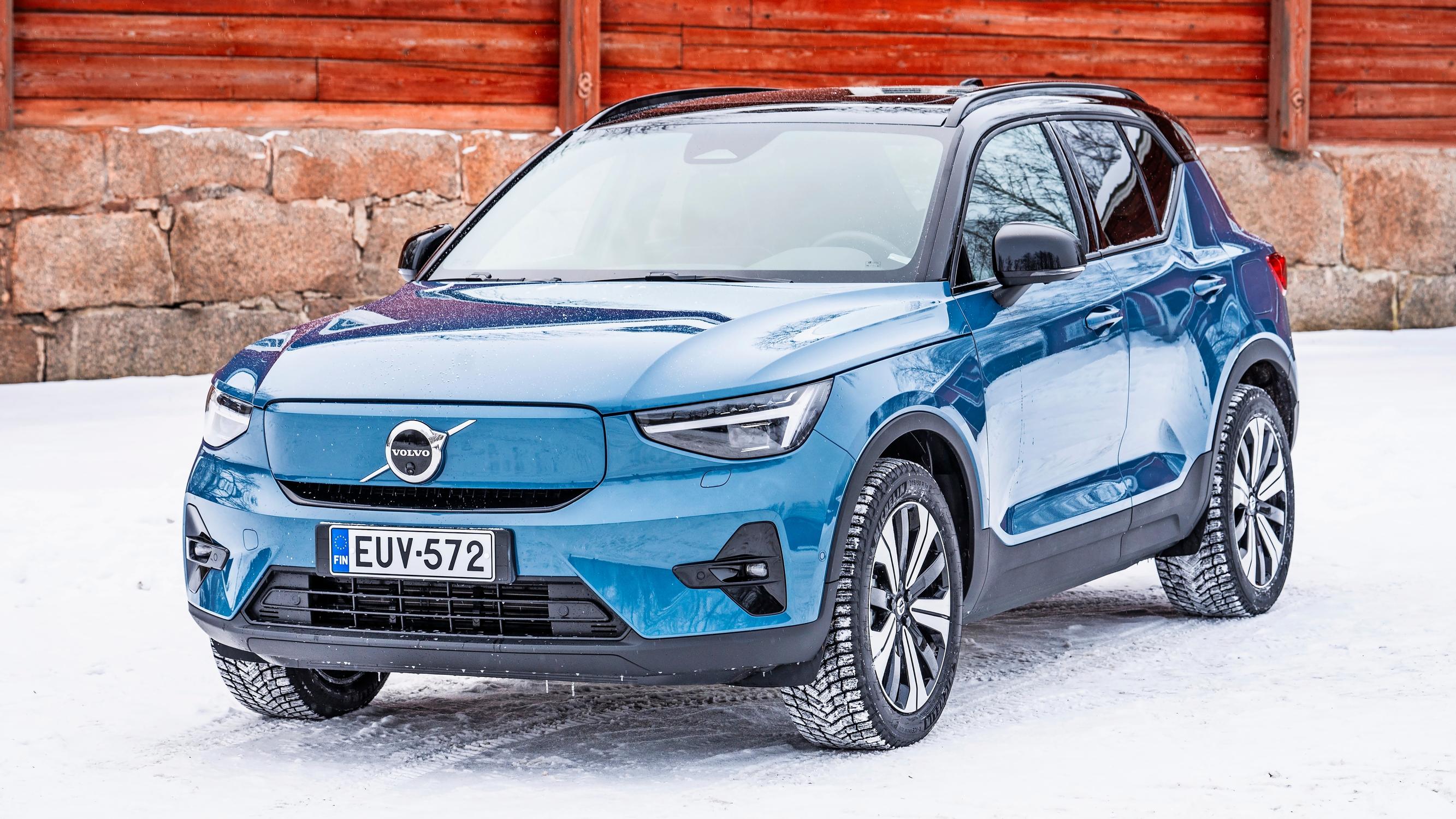 Volvo XC40 Recharge – Takavetoista nostalgiaa sähköautoilijalle, jota ei keveä perä pelota