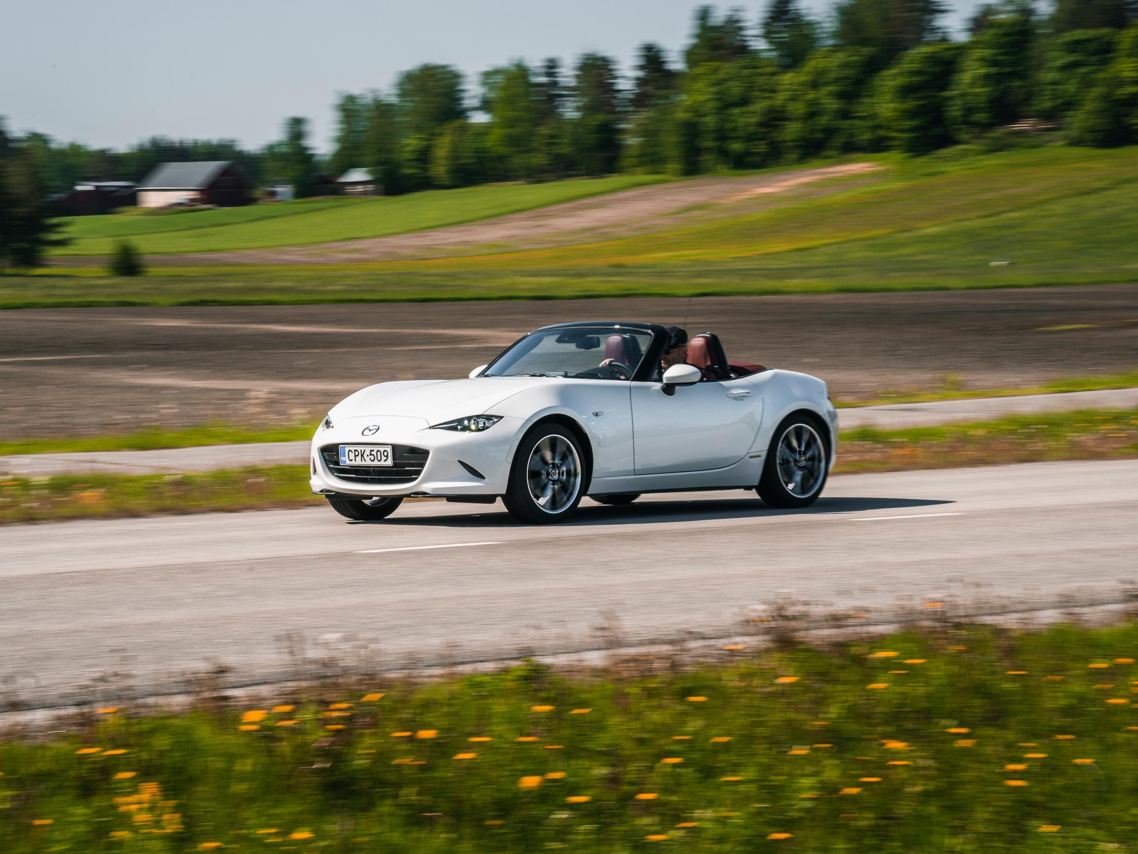 10 x kesäauto – Reiskat nenälle ja keula kohti auringonlaskua
