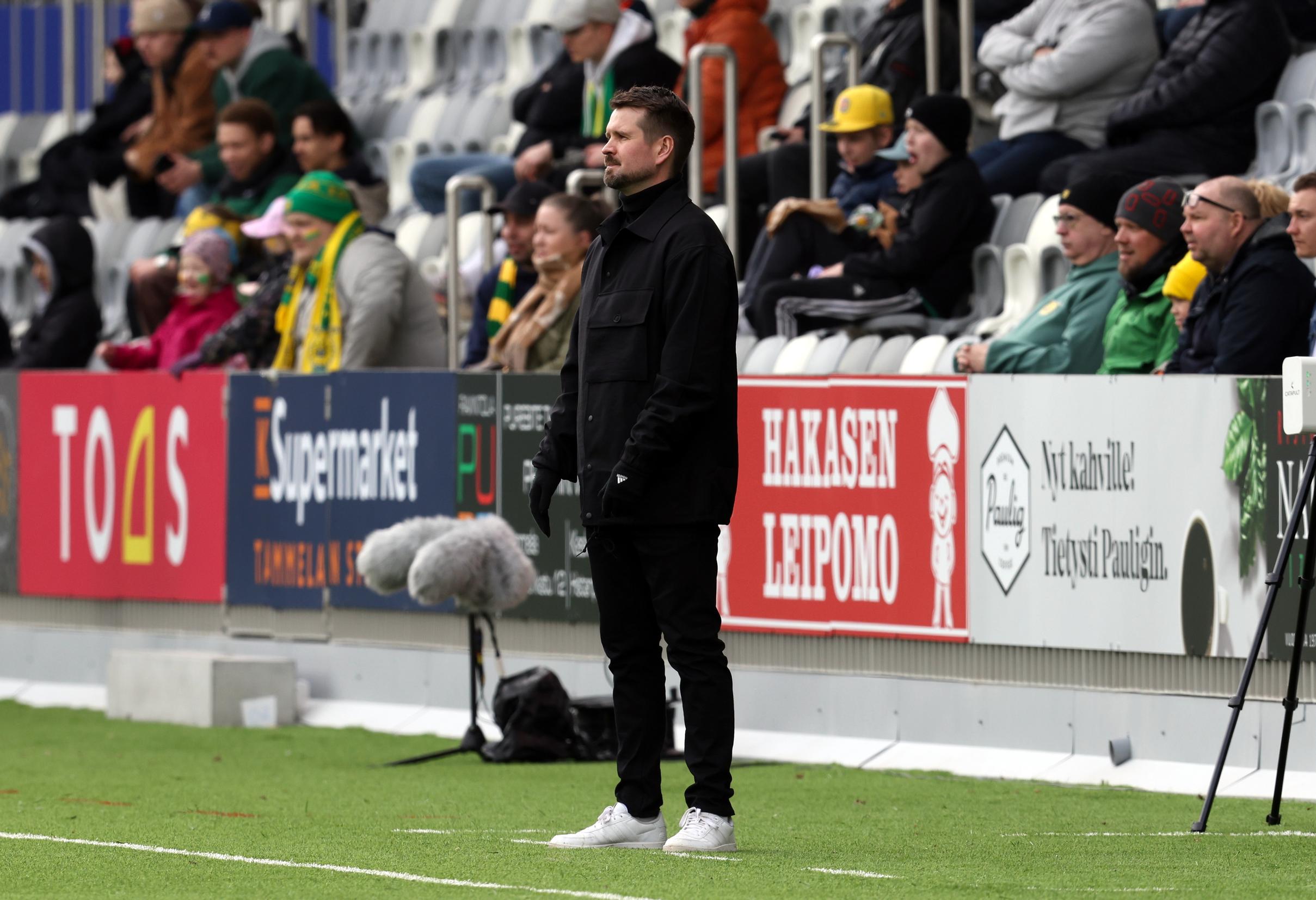Joko silmät aukeavat? – Ilves johtaa Veikkausliigaa entisten naisten valmentajien johdolla
