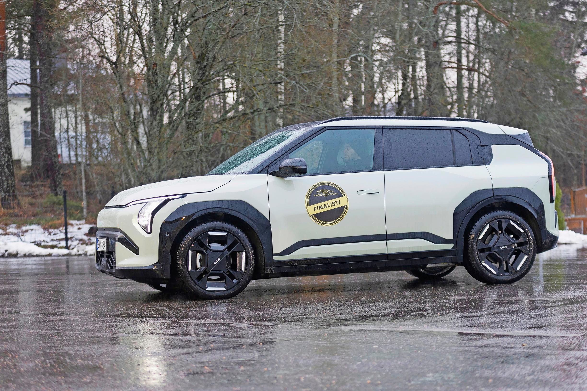 Vuoden auto 2025 – Tuulilasin toimituksen valinta on Kia EV3