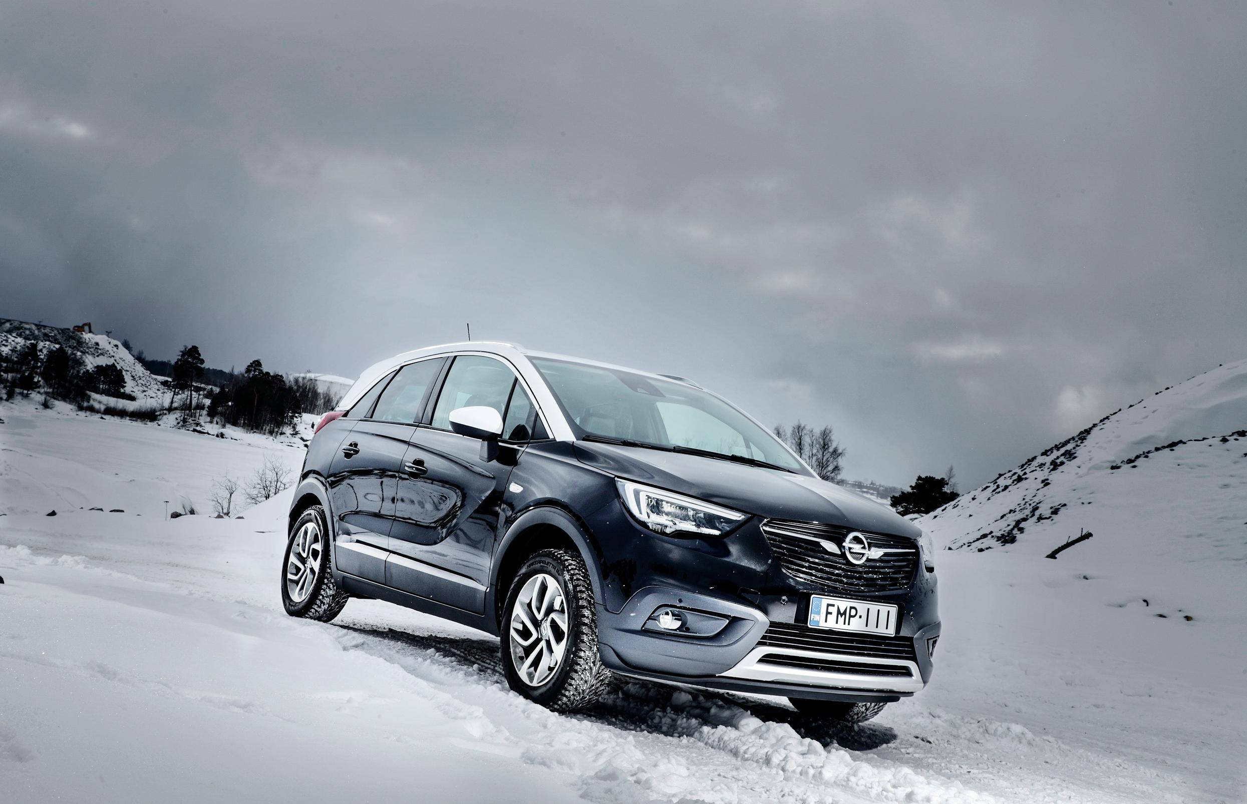 Tuulilasin koeajossa Opel Crossland X 1.2 Turbo