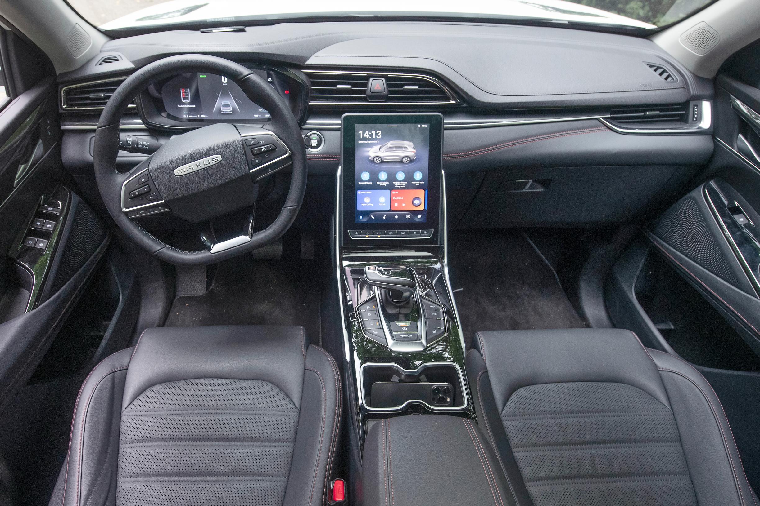 Maxus Euniq 6 Grand SUV ohjaamo