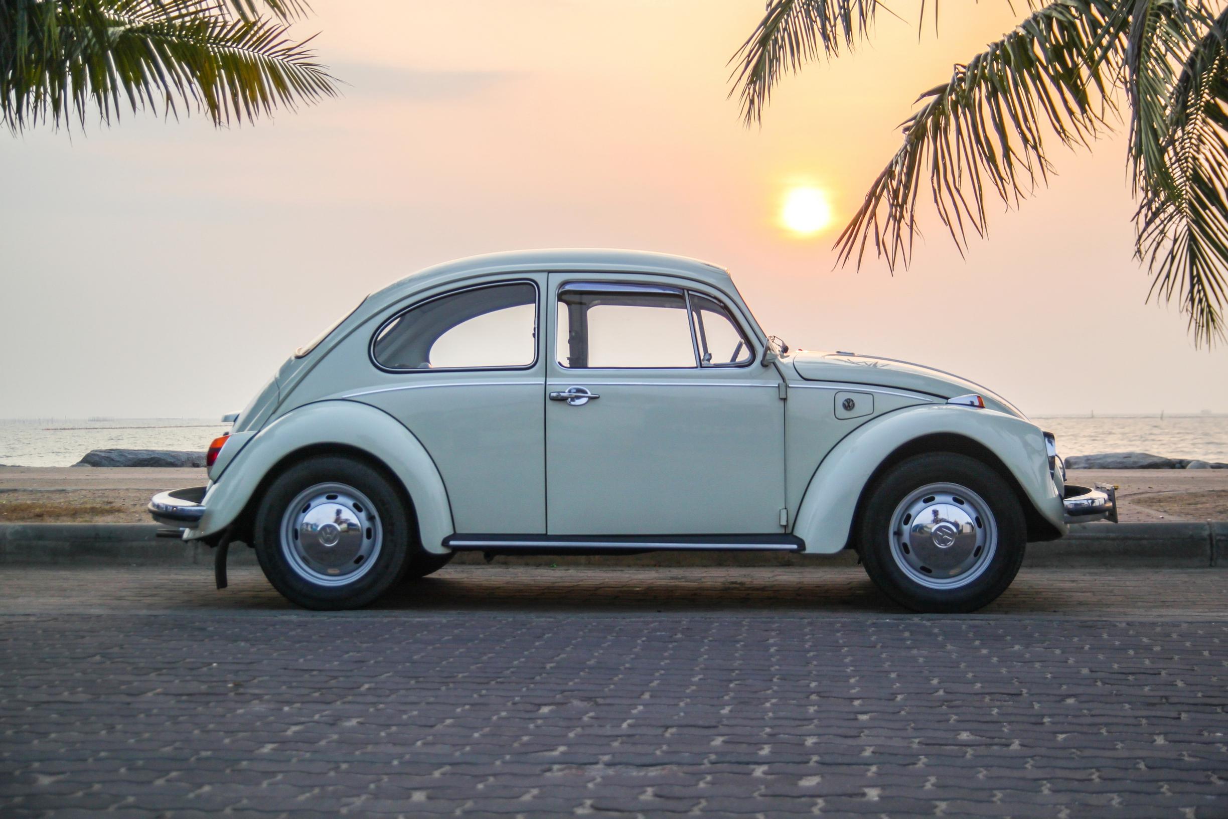 Volkswagen Kupla. Oikea symppisten symppis. Vahvistamattoman tiedon mukaan myös Pekka Haavisto keräilee näitä hauskasti pöriseviä kirppuja.