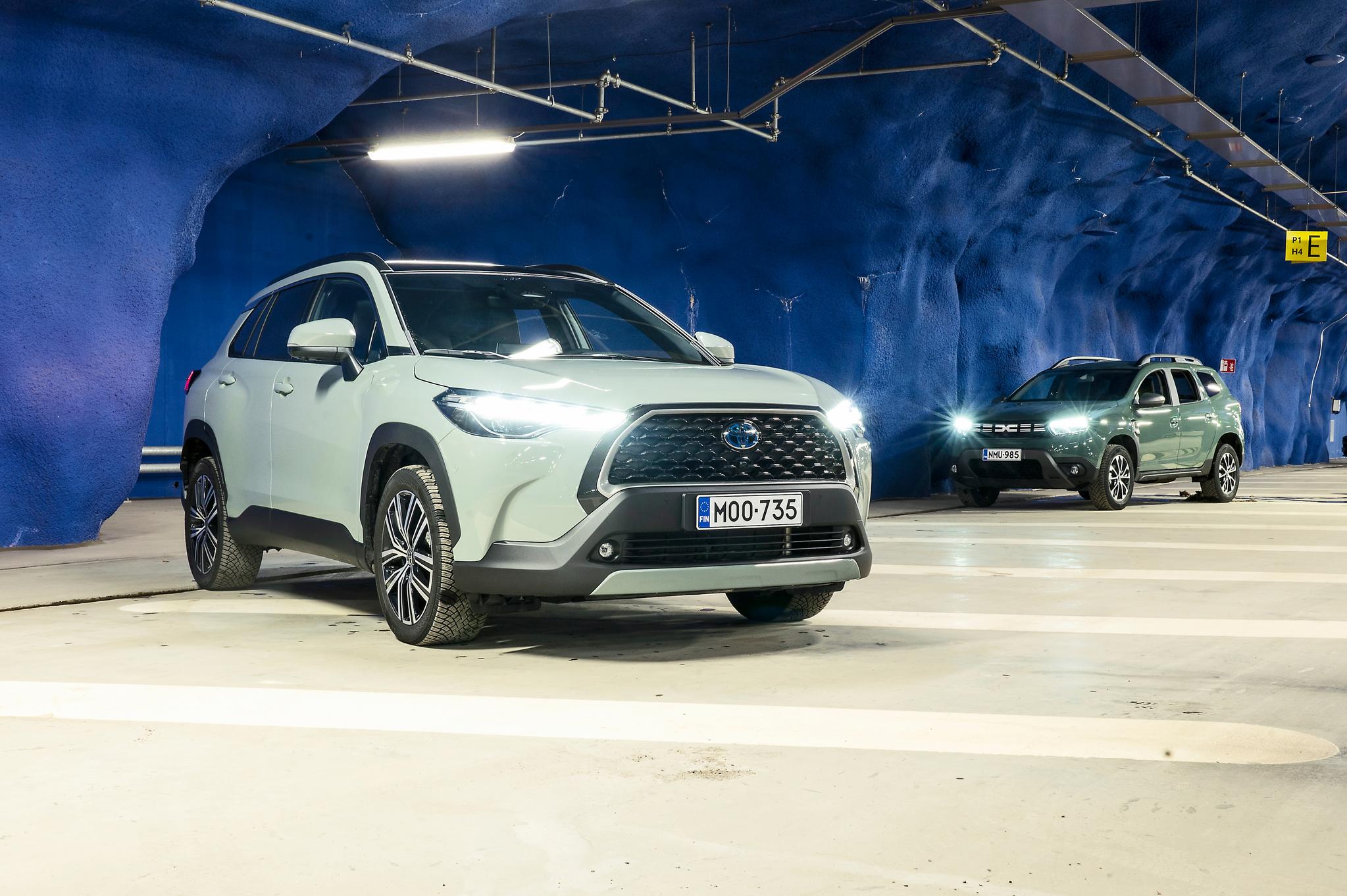 Vertailu: Toyota Corolla Cross ja Dacia Duster | Kumpi voitti? | Tuulilasi