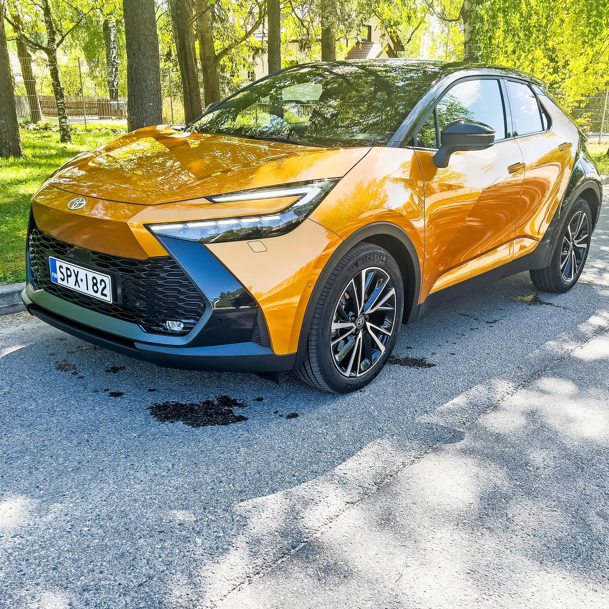 Mangatyyliä kunnioittava Toyota C-HR kasvoi rumasta ankanpoikasesta kauniiksi joutseneksi