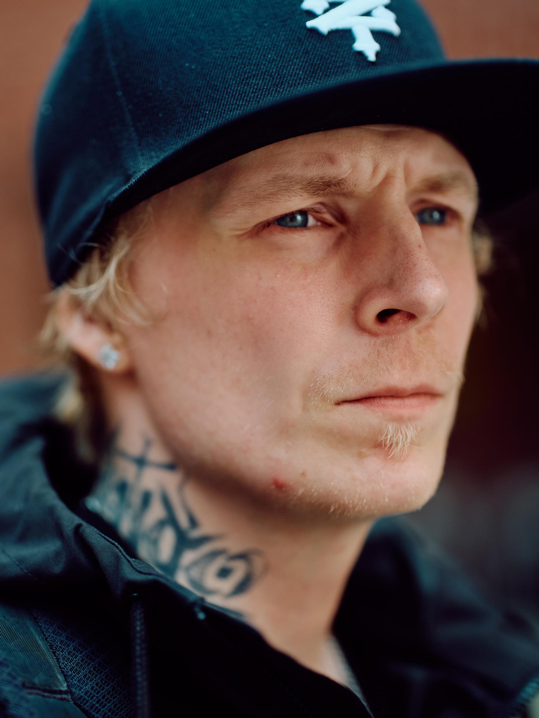 Patrik Lindblom aloitti huumeiden piikittämisen ja ryöstelyn jo teini-ikäisenä – ADHD-diagnoosi auttoi kääntämään elämän suunnan