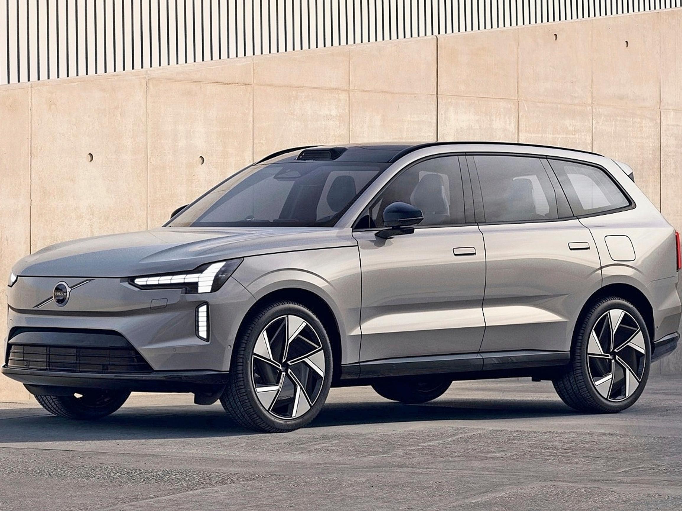 Volvon iso vuosi 2025 – luvassa iso katumaasturi EX90 ja linjakas iso sedan ES90, josta on tihkunut vain vahvistamatonta tietoa