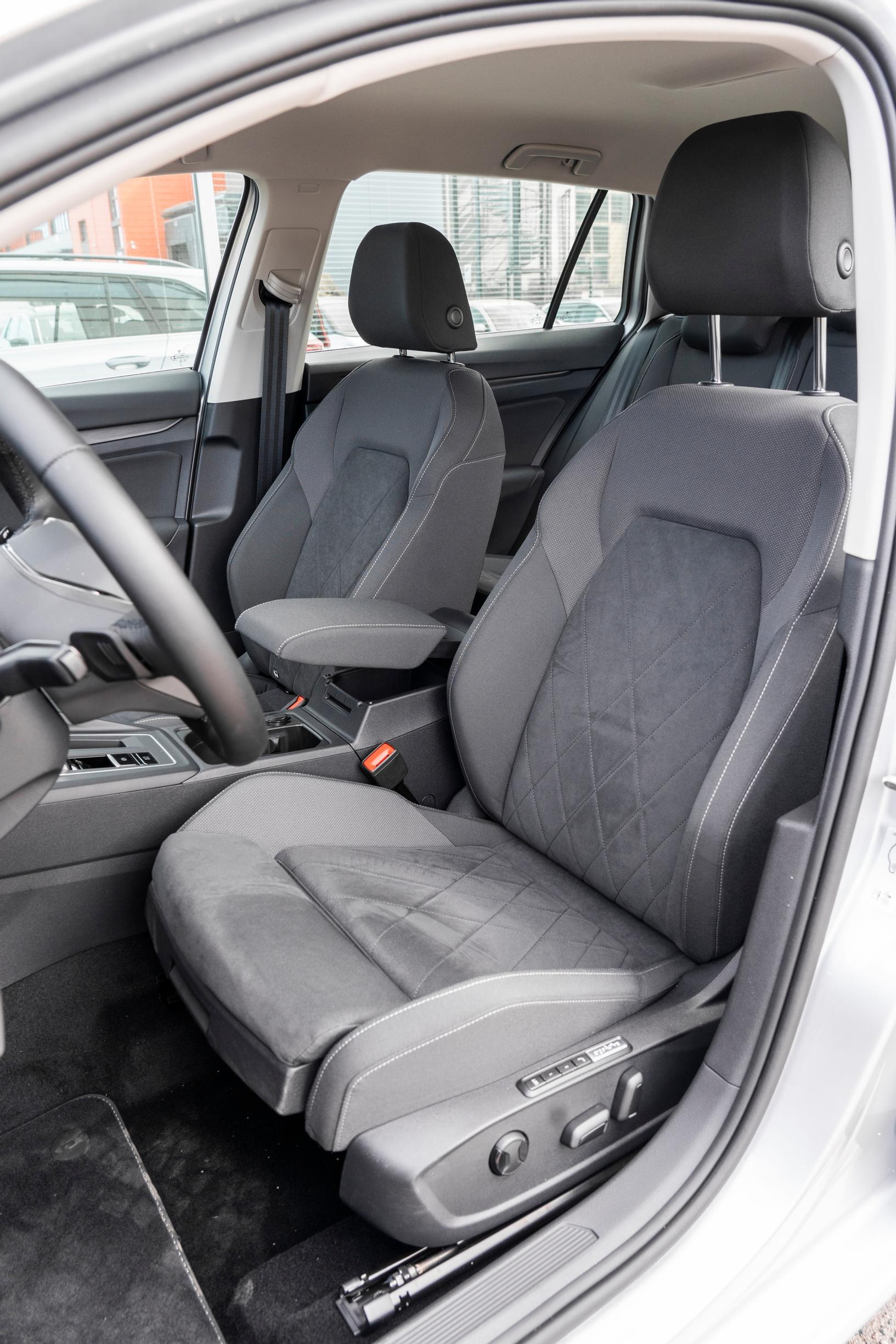Volkswagen golf Variant Style 1.5 TGI DSG etupenkki