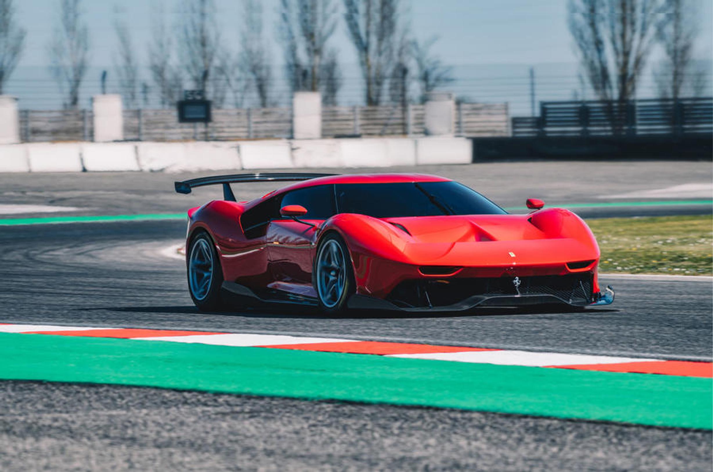 Katso kuvat: Ferrari käytti neljä vuotta tämän uniikin urheiluauton tekemiseen