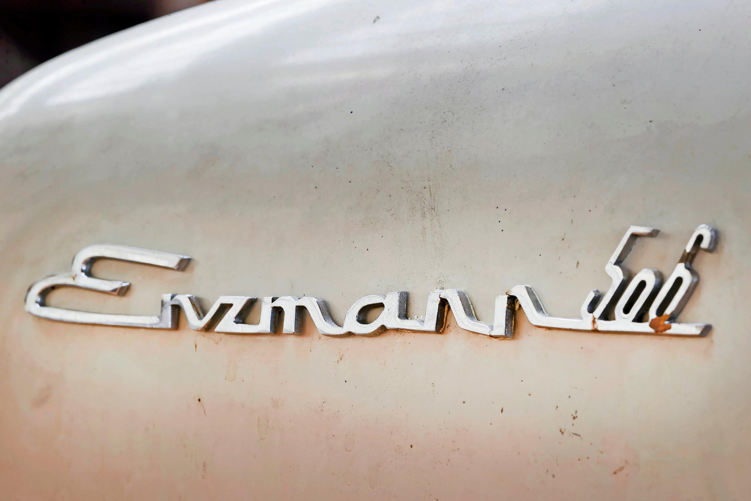 Enzmann | 65-vuotias urheiluauto on Kupla Porschen moottorilla