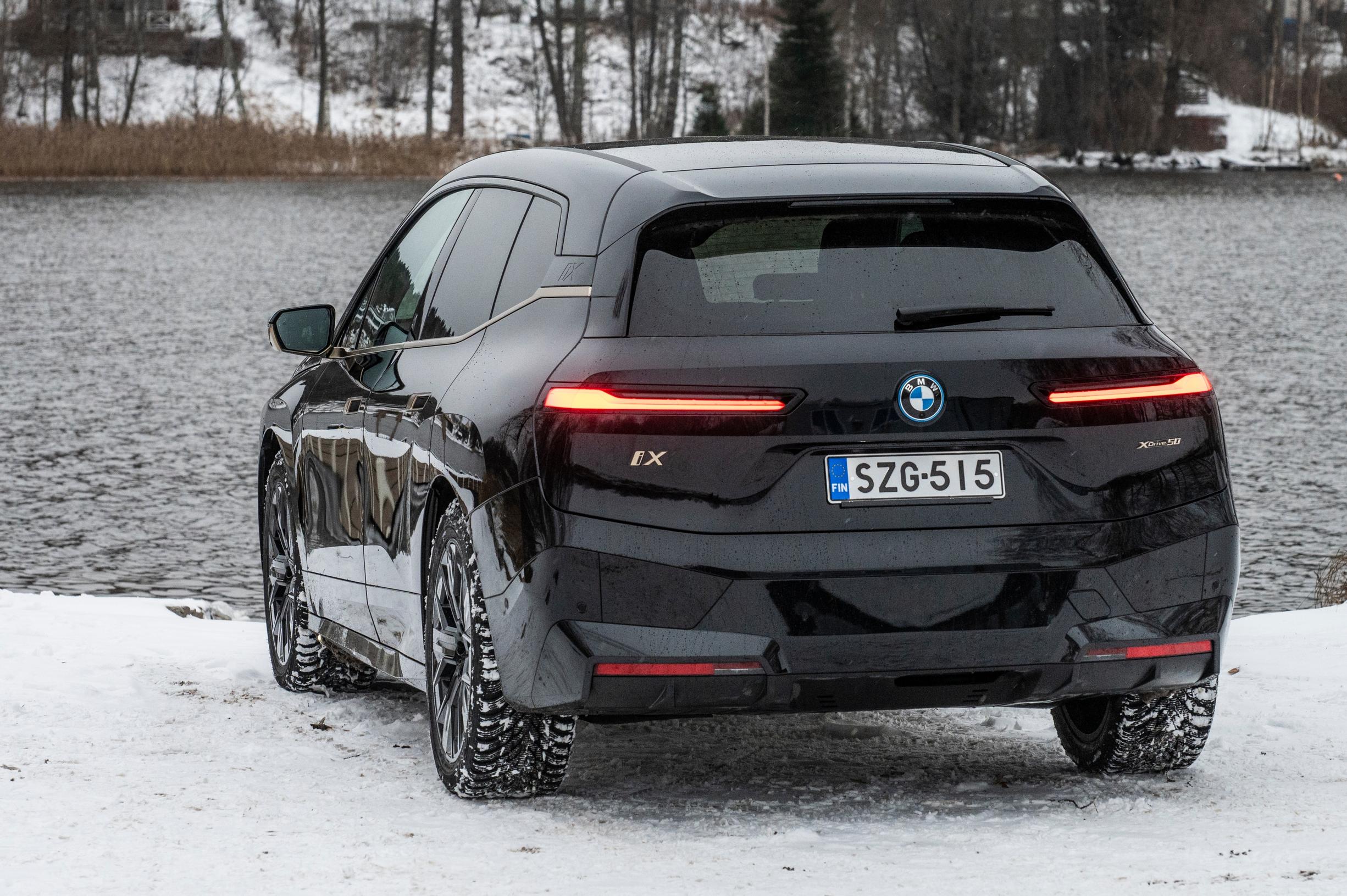 BMW iX xDrive50 huippuunsa viritetty sähköauto Tuulilasin koeajossa