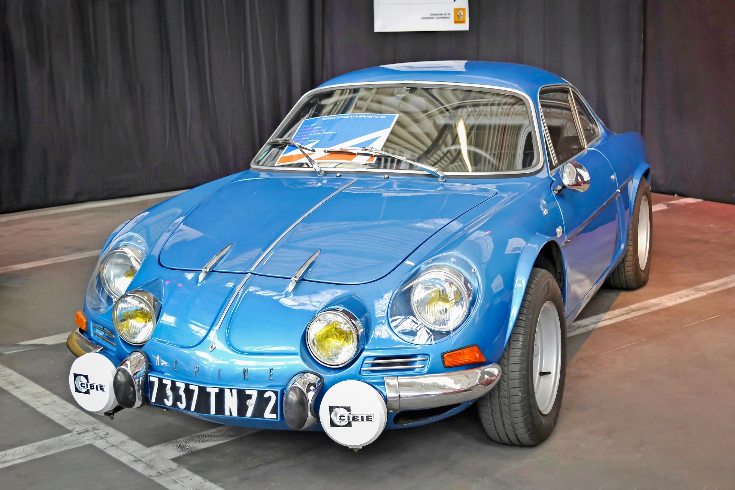 Renault Alpine A110: Muovikorinen ja takamoottorinen lätyskä, joka oli 1970-luvulla erittäin menestyksekäs rallikilpuri.