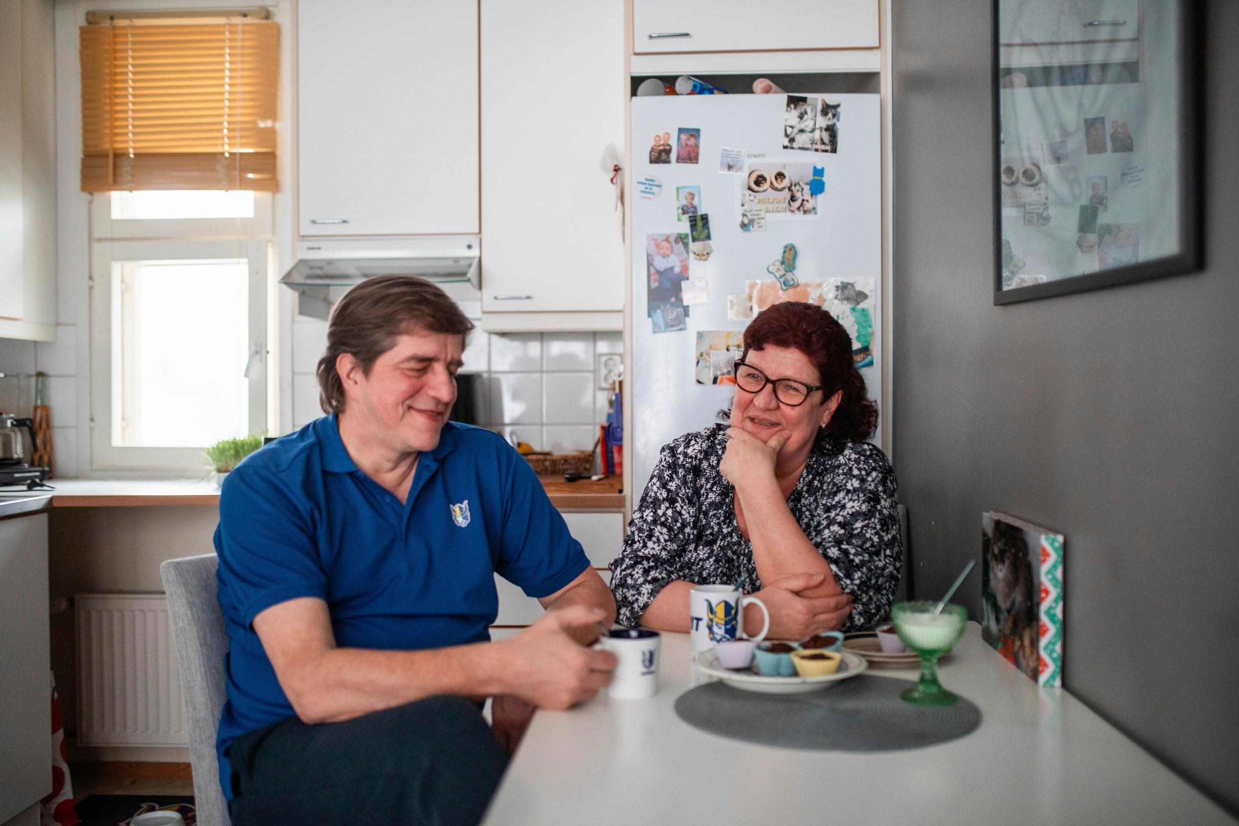 Ystävyys ilman parisuhdetta saa vahvistusta yhteisestä intohimon kohteesta, ja Pekulla ja Tiialla se on Mikkelin Jukurit -jääkiekkojoukkue.