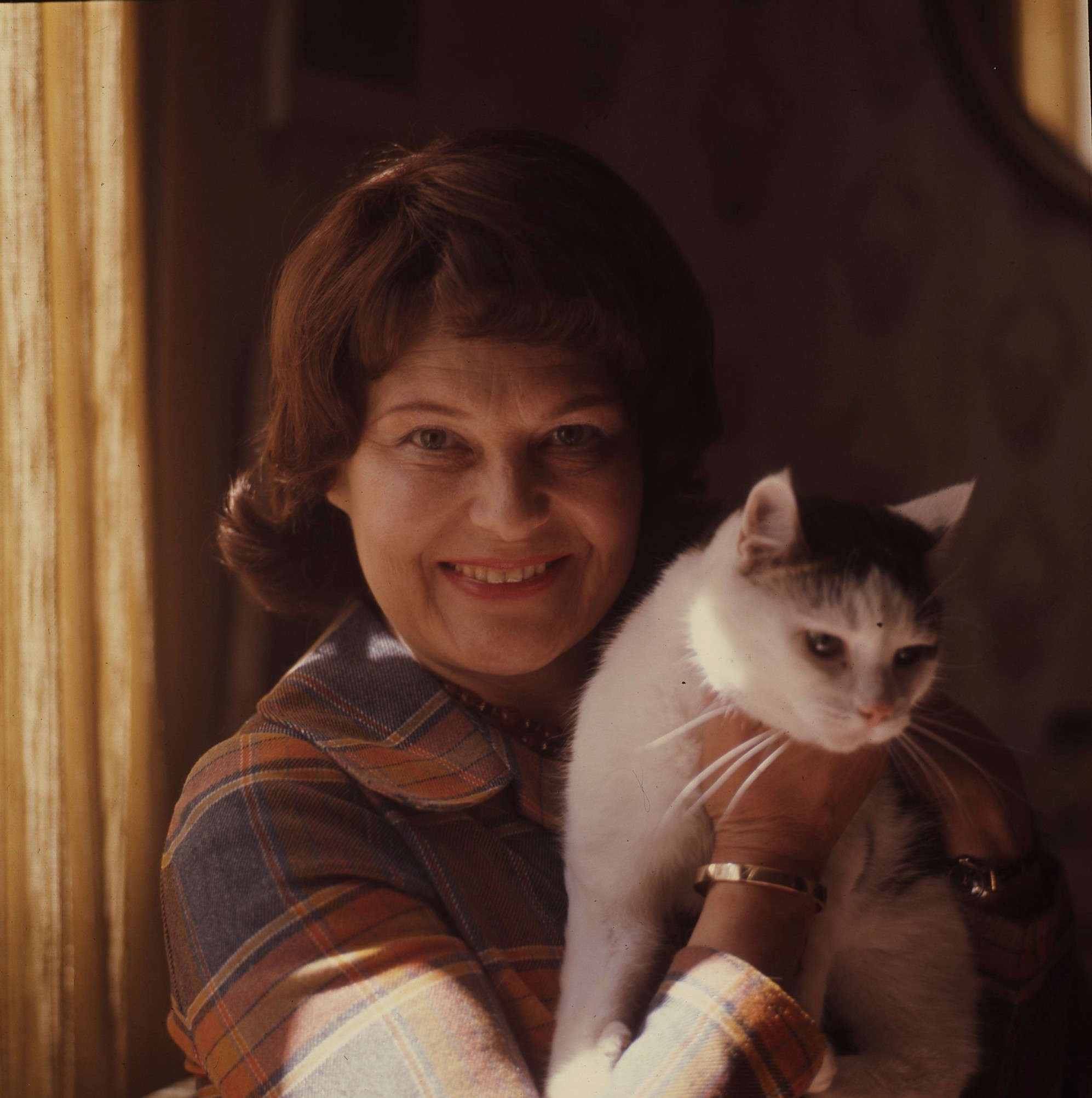 Rauha Rentola Pysyi Naimattomana Koko El m ns Kohtalona Jussi Apu Rauha Rentola Pysyi Naimattomana Koko El m ns Kohtalona Jussi Apu