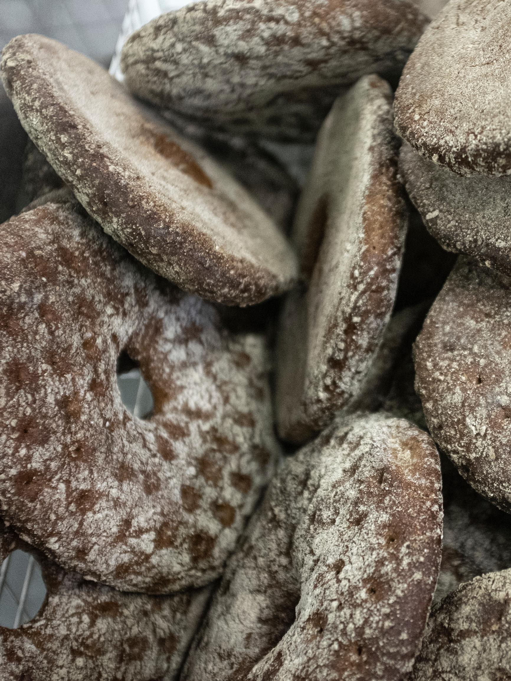Omalaatuinen leipä pelasti, kun leipomo paloi ja työntekijä kavalsi puoli miljoonaa – Tarvitaan piikkikaulin ja teräsmummoja