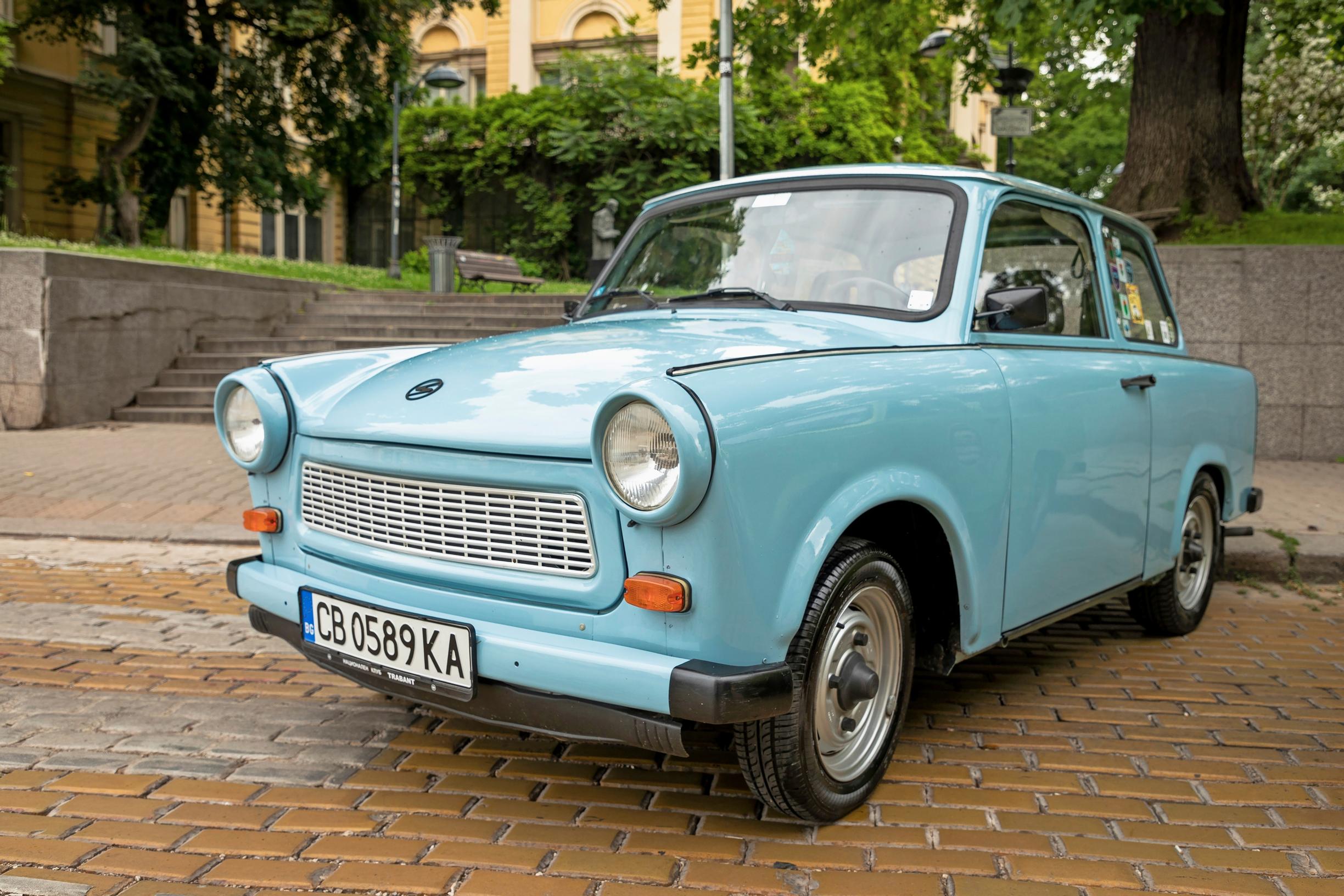 Trabant 601 | Kaikkien maiden proletaarit, antakaa anteeksi! Itä-Saksan vauhtipahvi oli varsinainen prutkutin.