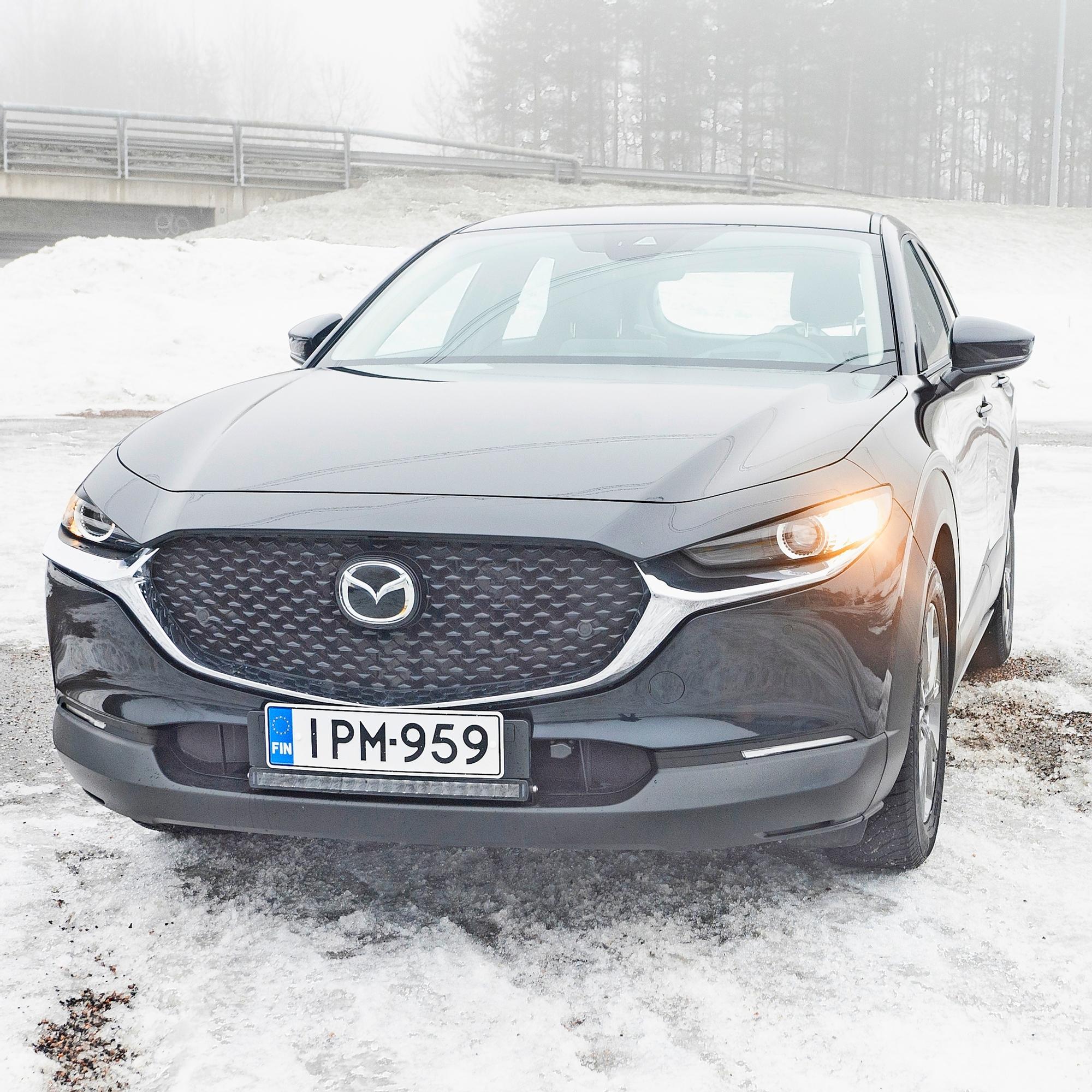 Mazda CX-30 vm. 2020 – Etsitkö persoonallista, laadukasta, vähän ajettua ja nelivetoista citymaasturia?