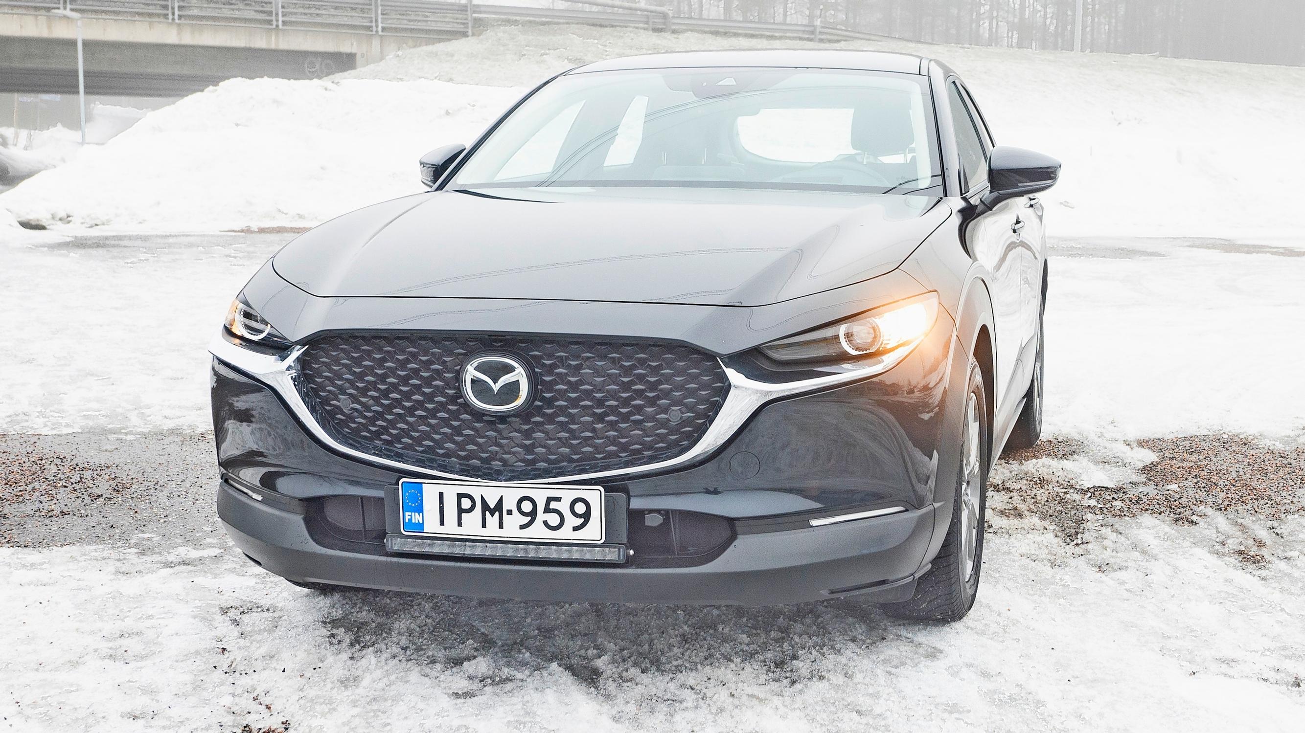 Mazda CX-30 vm. 2020 – Etsitkö persoonallista, laadukasta, vähän ajettua ja nelivetoista citymaasturia?