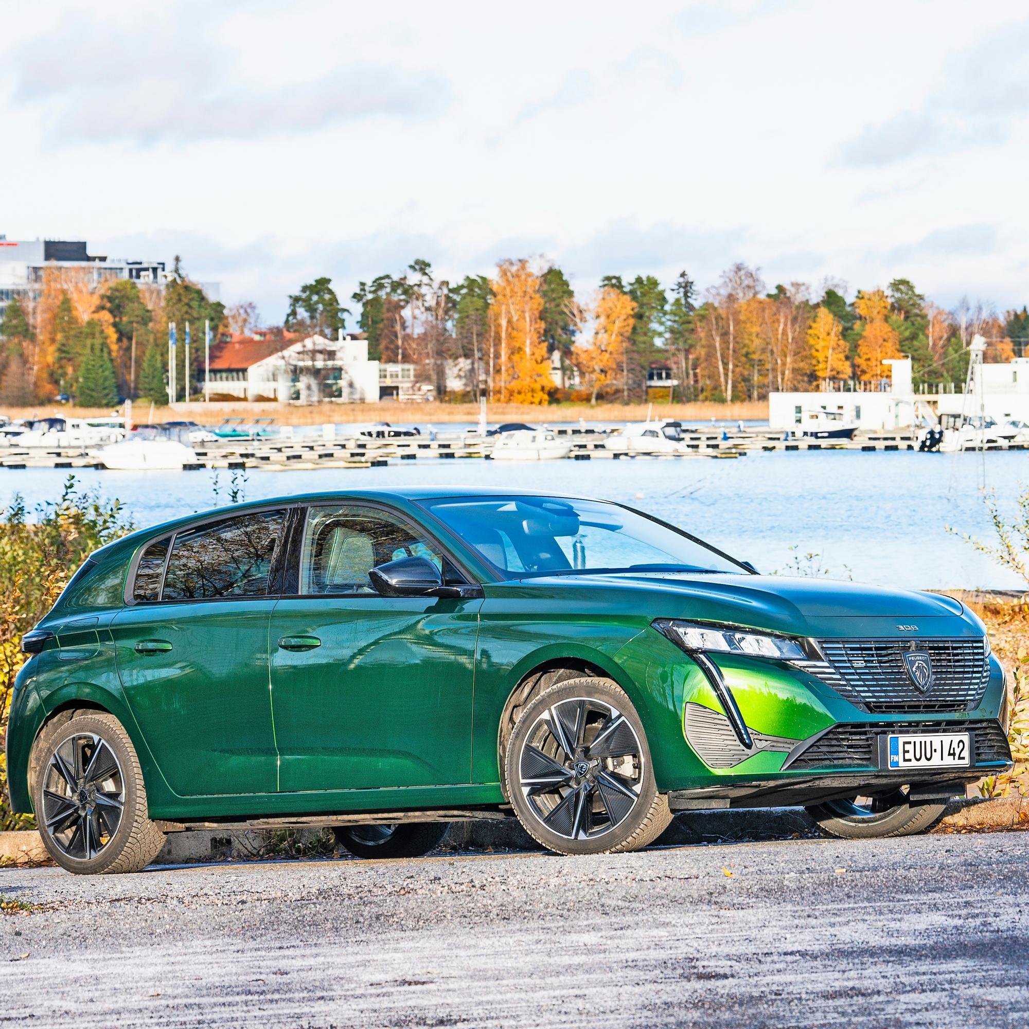 Peugeot E-308 – Tämä sähköauto ei edes yritä tavoitella maksimaalista suorituskykyä – ja hyvä niin