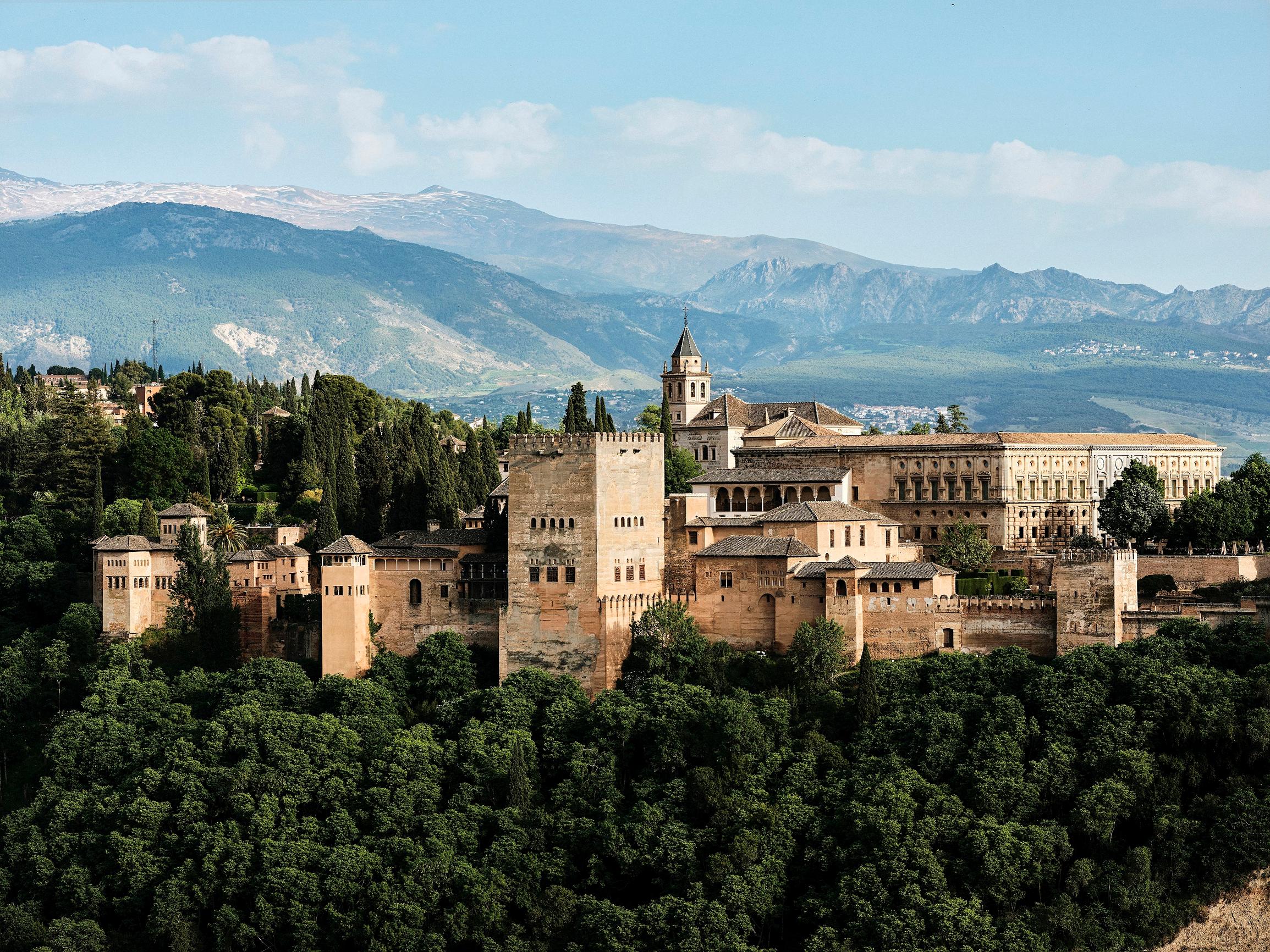 ”Jos aiot vierailla vain yhdessä Espanjan kaupungissa, sen tulisi olla Granada” – tällainen on paikka, jota Shakespeare ja Hemingwaykin hehkuttivat