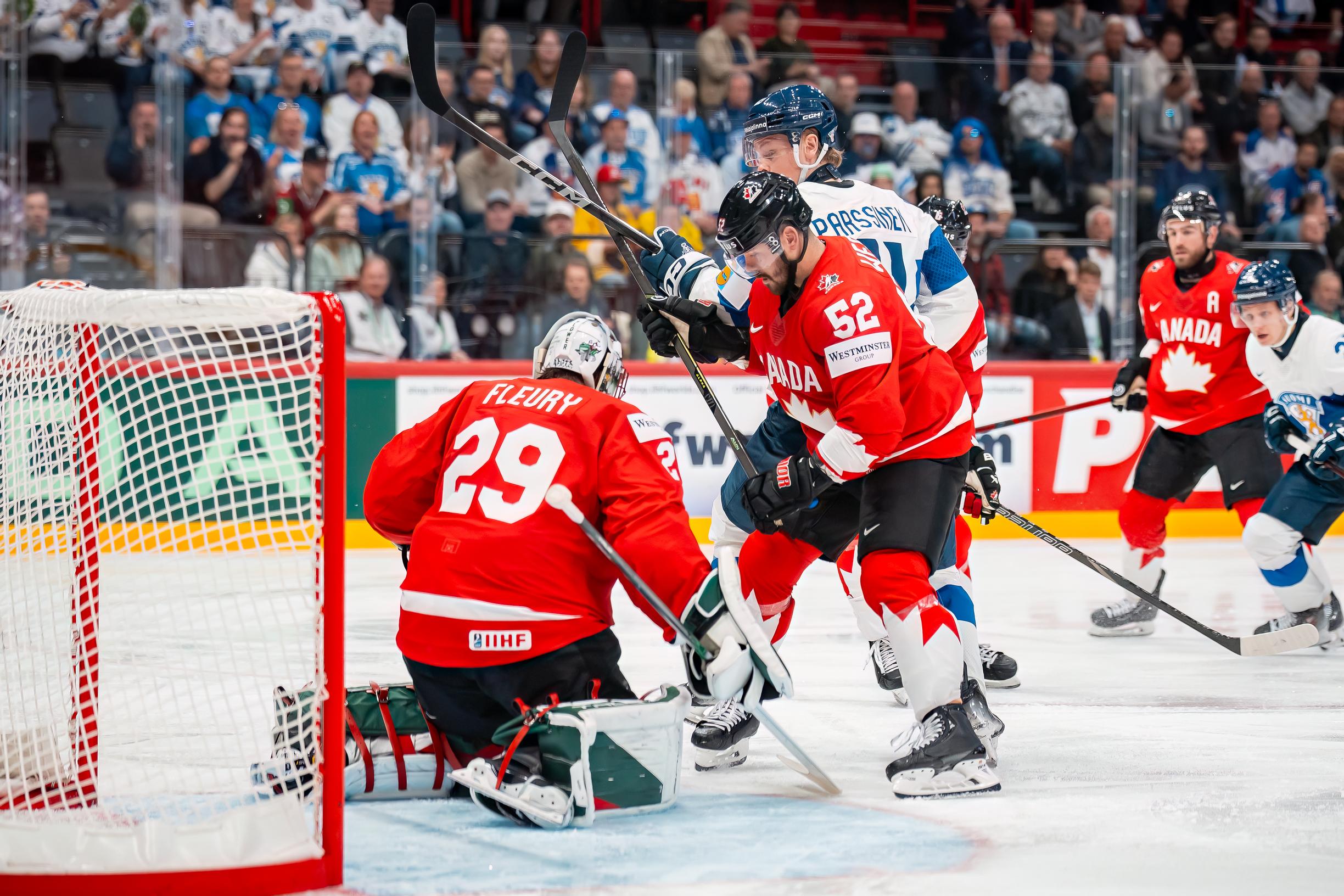Petteri Sihvoselta tiukka kysymys Kanada-voiton jälkeen Antti Pennaselle – "Mikä on, miksi Leijonasi ei voi pelata aina näin?"