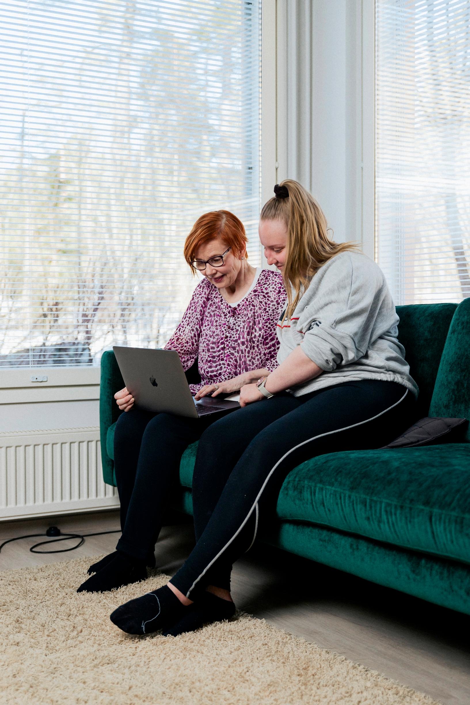 ”On selvää, että puheongelma vaikutti vahvasti talouteeni. Se pilasi työni ja uudet mahdollisuudet”, kertoo Marja Hawas.