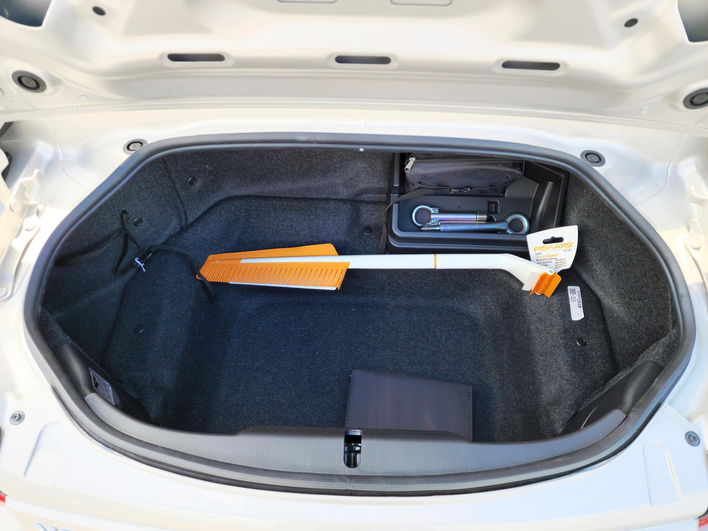 Mazda mx-5 RF 2.0 (184) Skyactiv-G Luxury Sport MT tavaratila