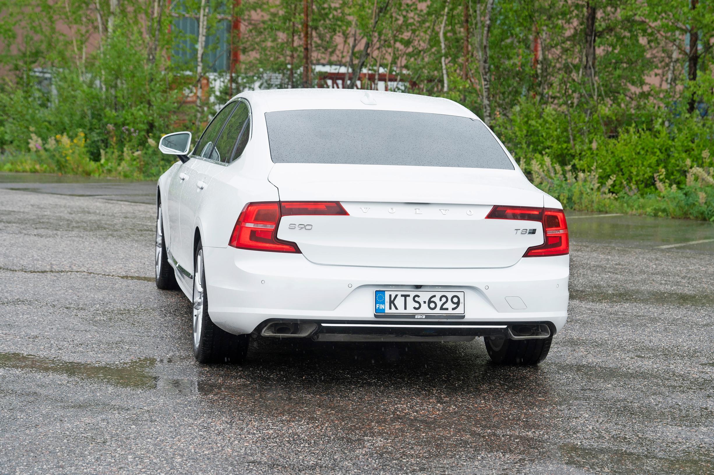 Käytetty Volvo S90 vm. 2019 on iso ja kulkee kuin jyrä | Käytetyn koeajo