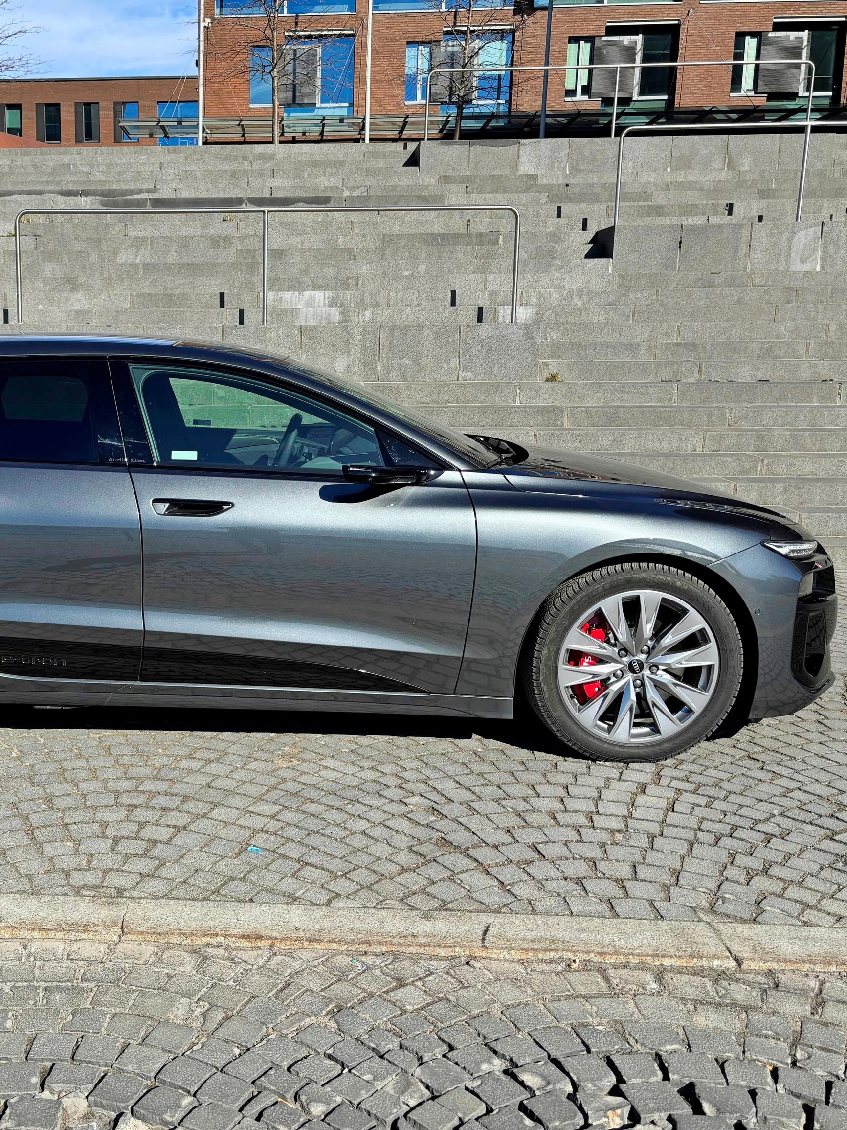 Audi S6 Avant e-tron: Viimeisen päälle oleva sähköfarmari aikuiseen makuun – ja yksi selkeä miinus