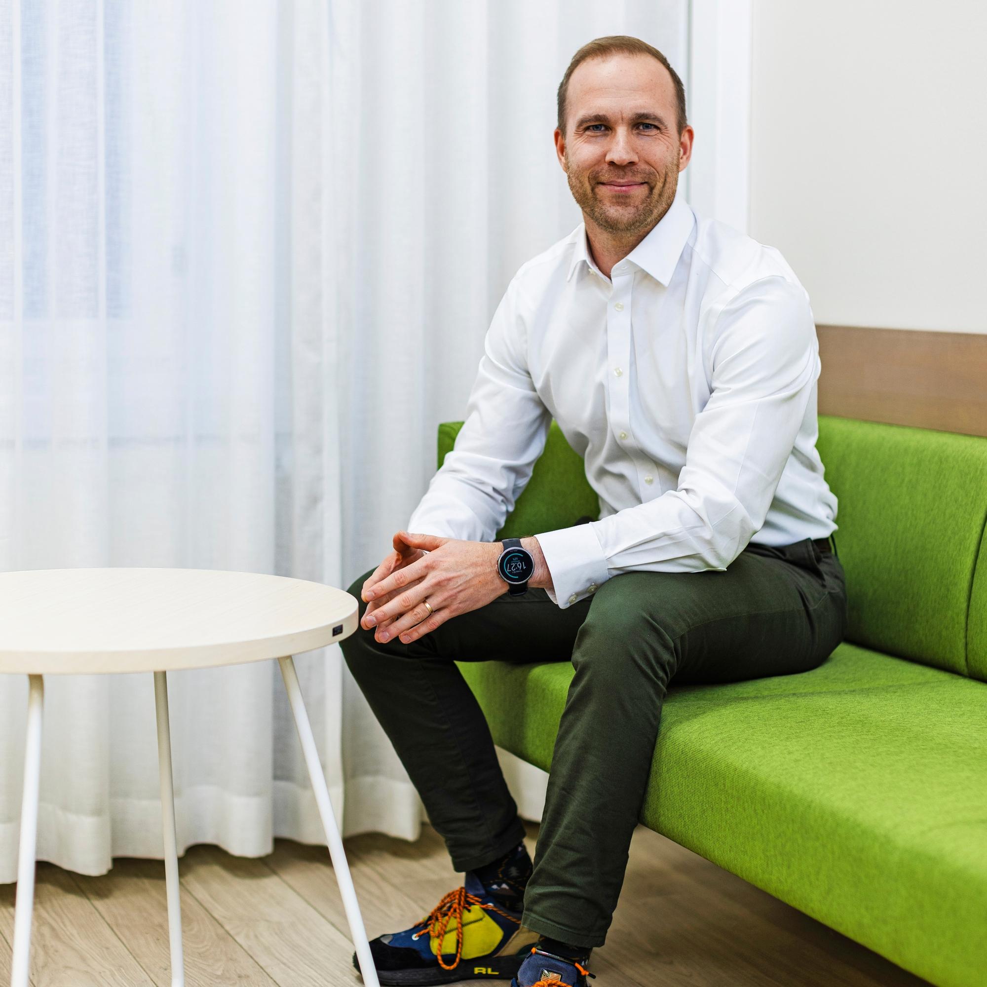 Pekka Töllin elämänrytmissä suklaa toimii stressimittarina –  ”Olen pyrkinyt suklaasta eroon, mutta poistin samalla ison osan elämänilosta”