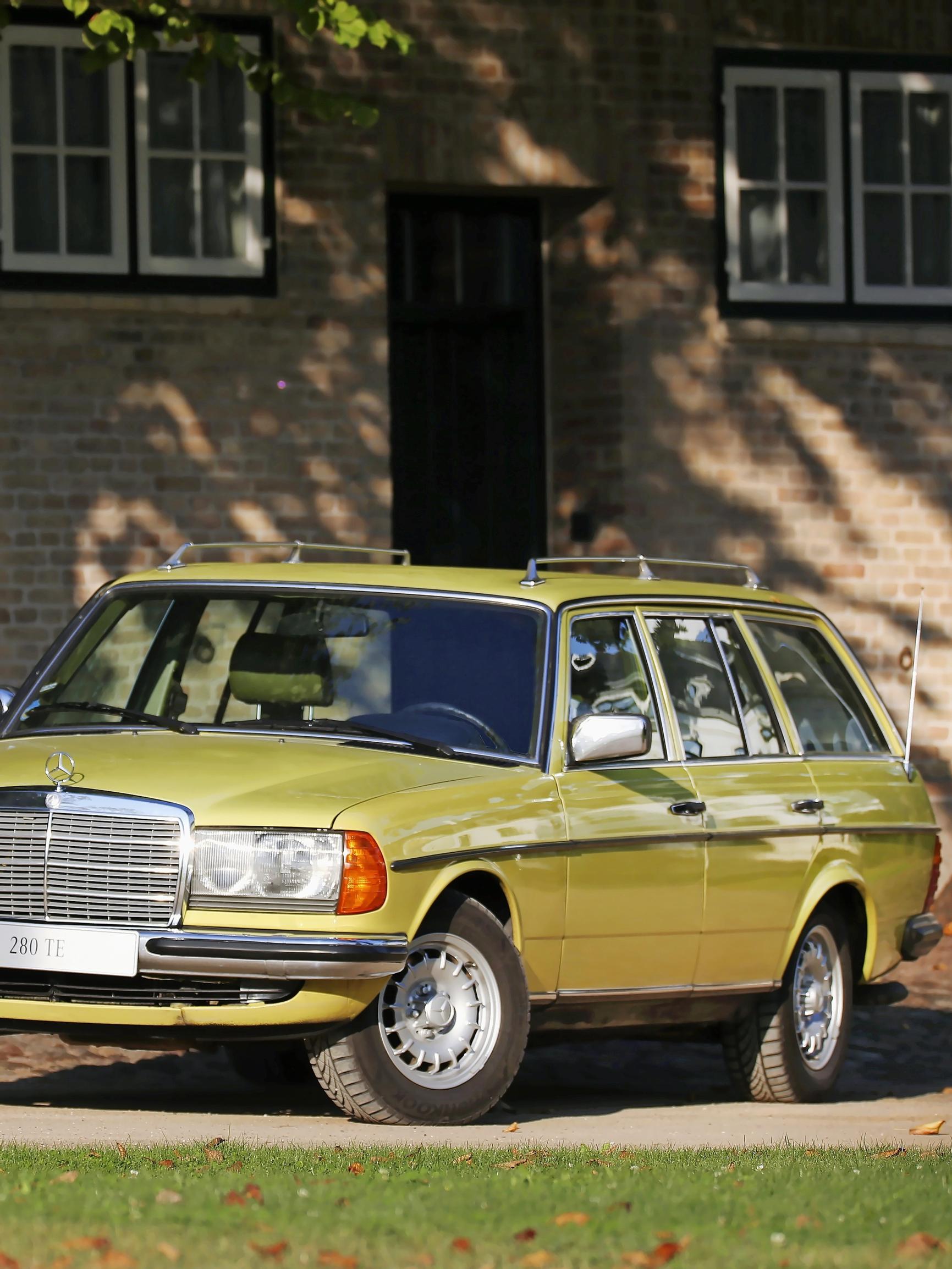 Mercedes-Benz 280 TE vm. 1978 – Mercedeksen ensimmäinen farmarikori oli heti hitti