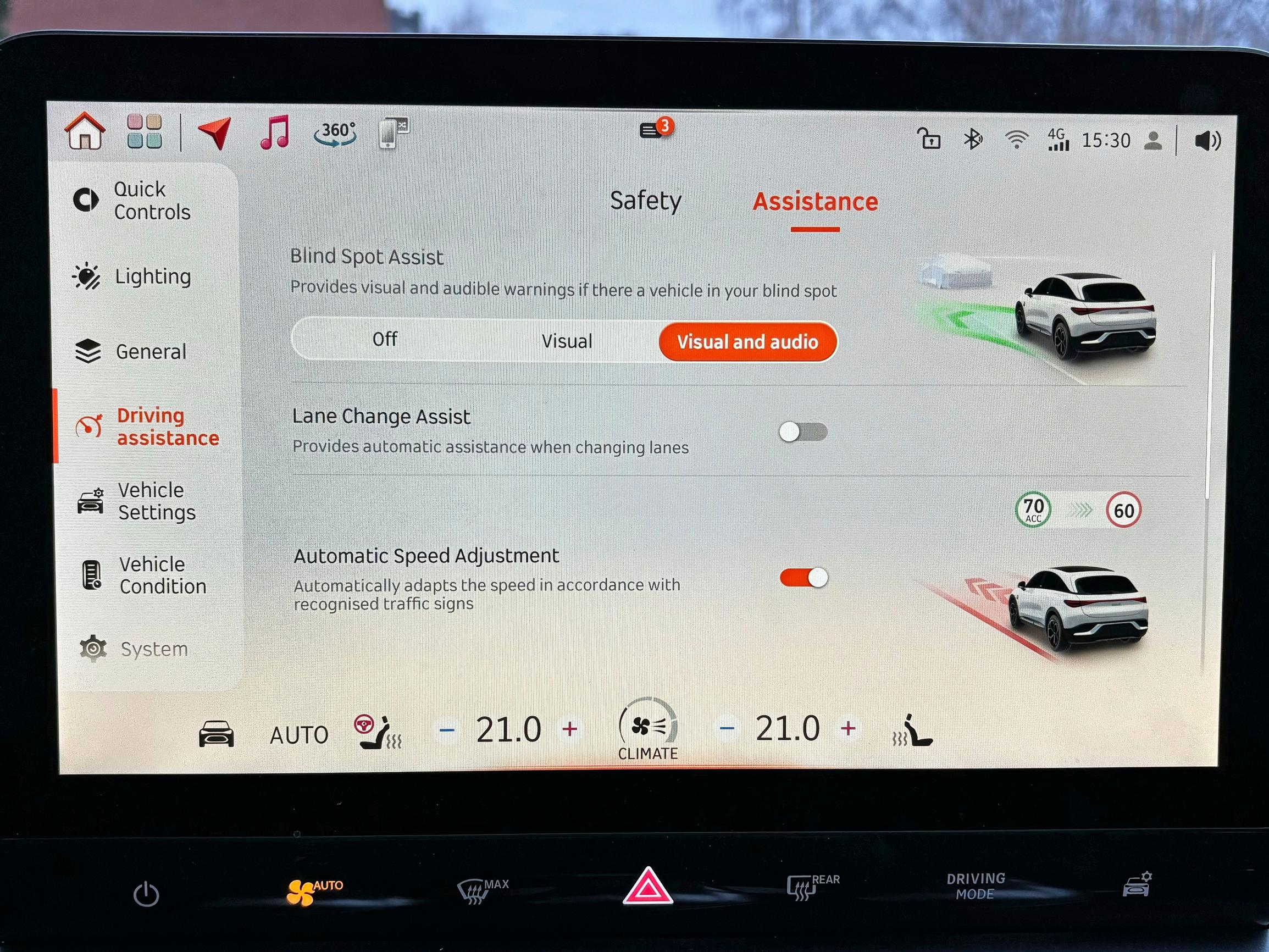 Smart #3:n tietoviihdenäyttö on niin keskeinen osa Smart-kokemusta, että siihen joutuu palaamaan aina uudestaan. Omien ajoprofiilien säätäminen on nyt helpompaa.