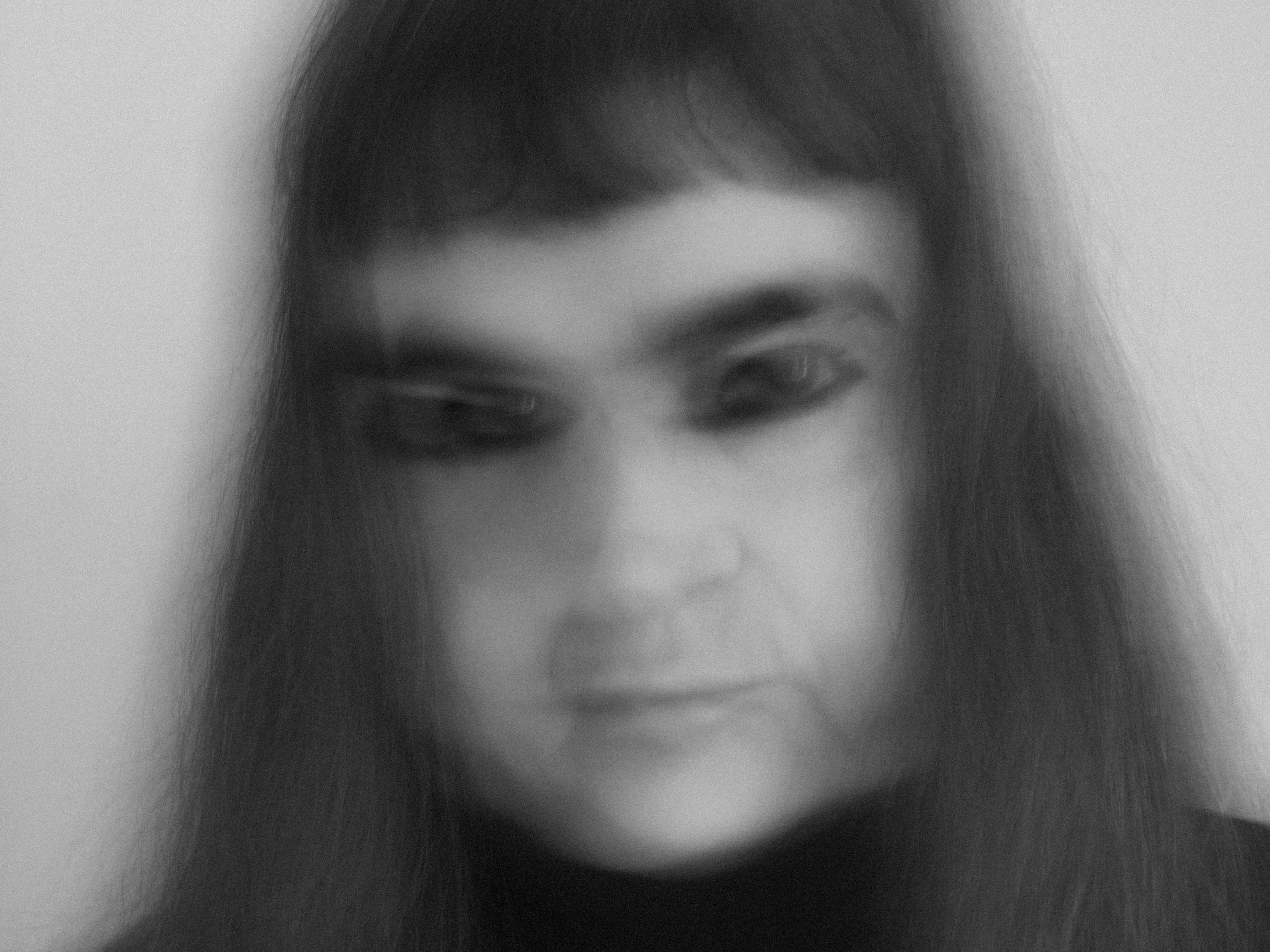 Parantumattomasti sairas Katriina Huttunen kuolinsiivoaa, jotta sotku ei jäisi muille