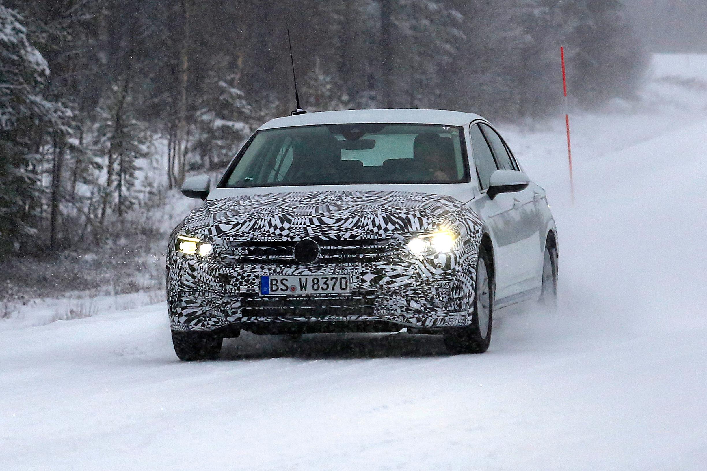 Salakuvissa VW Passatin kasvojenkohotus