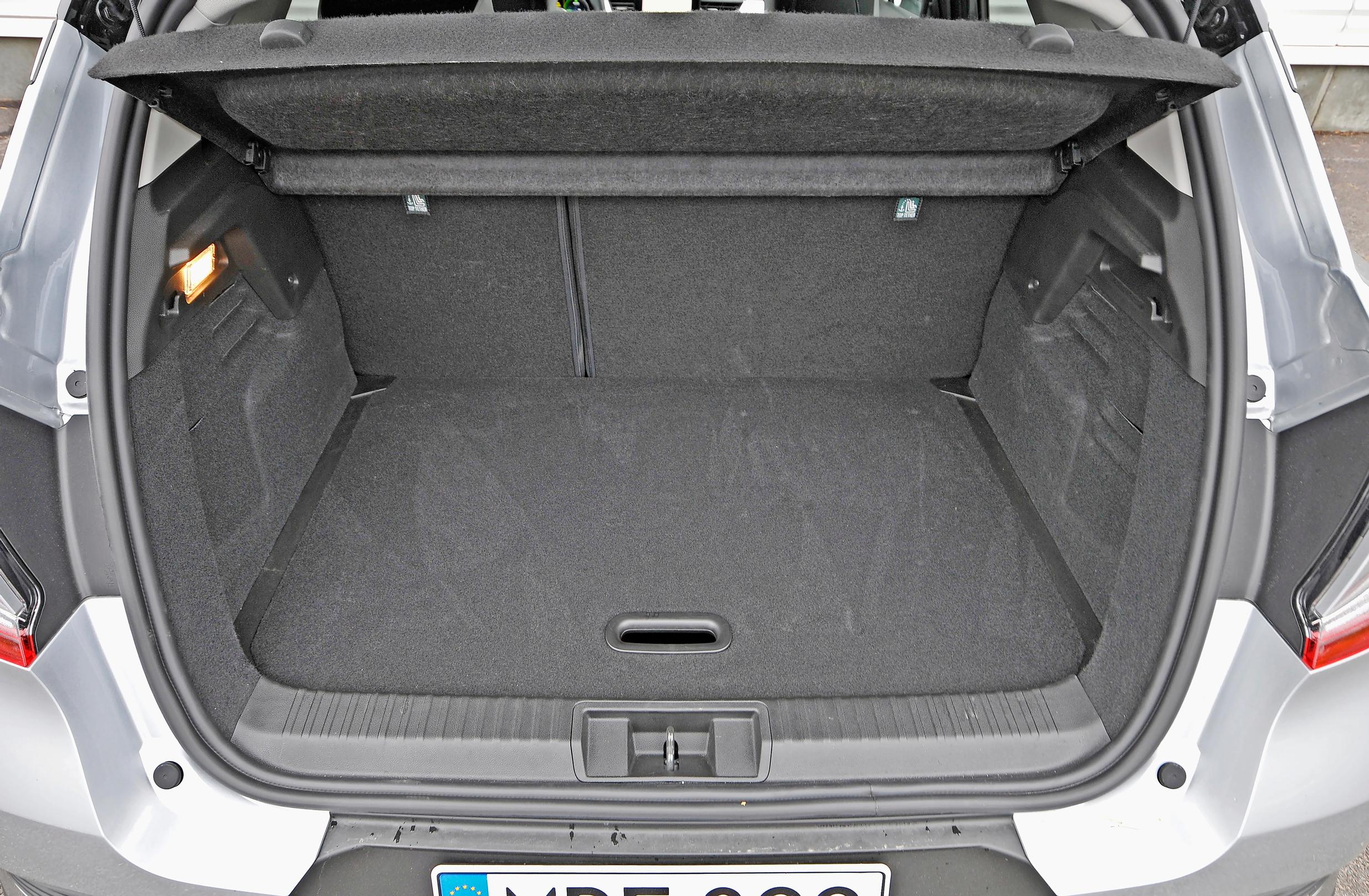 Renault Captur E-Tech 145 Full Hybrid Techno tavaratila on 326 litraa
